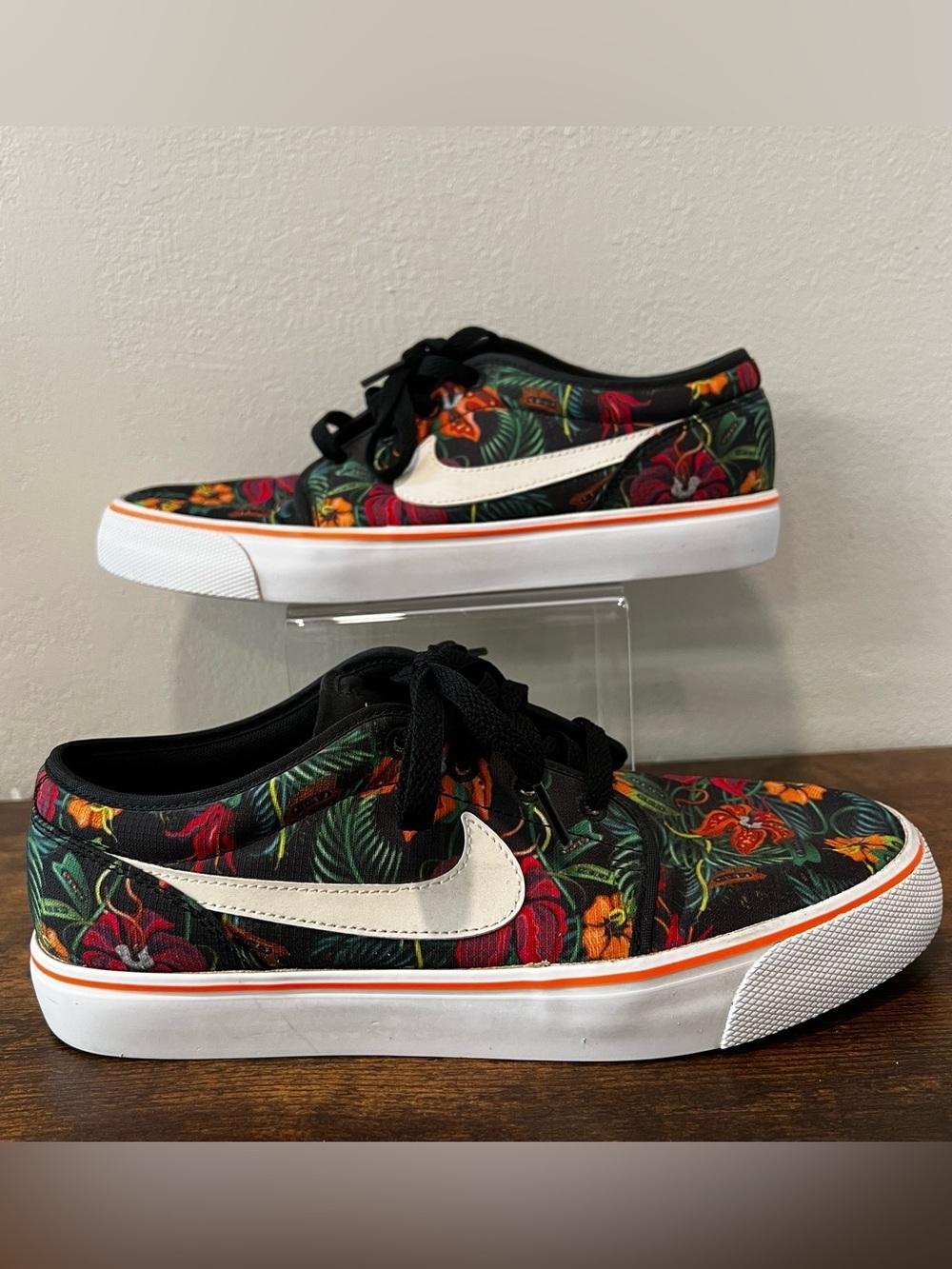 Nike Toki Low Txt Print Sneakers - Size 8